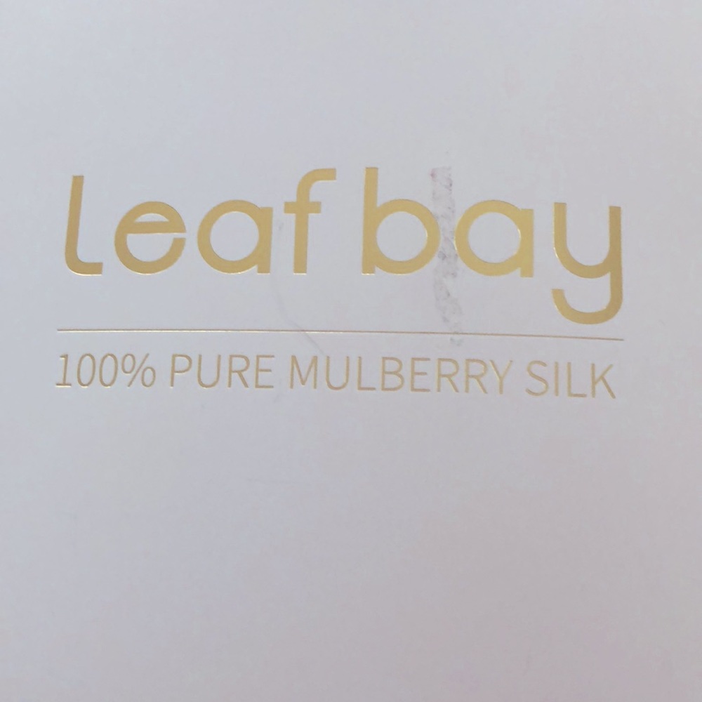 Leaf bay 100% pure mulberry silk pillow